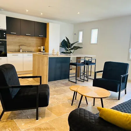 Feel@home Nemausus «le 31» Villa