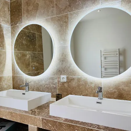 Feel@home Nemausus «le 31» Villa