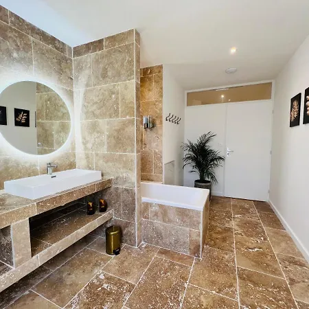 Feel@home Nemausus «le 31»